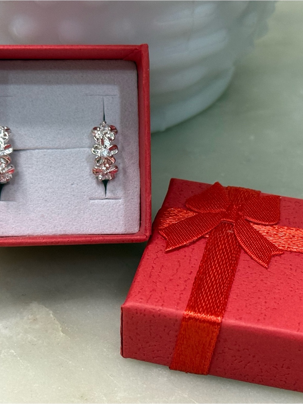 S925 Sterling Silver Small Hoop Earrings with Floral Design